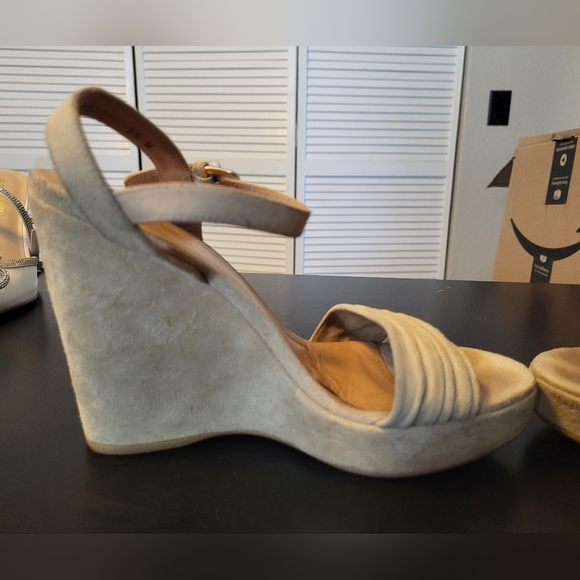 Stuart WeitzmanSundraped Suede Platform Wedge Sandals, Med. Beig - Picture 4 of 11